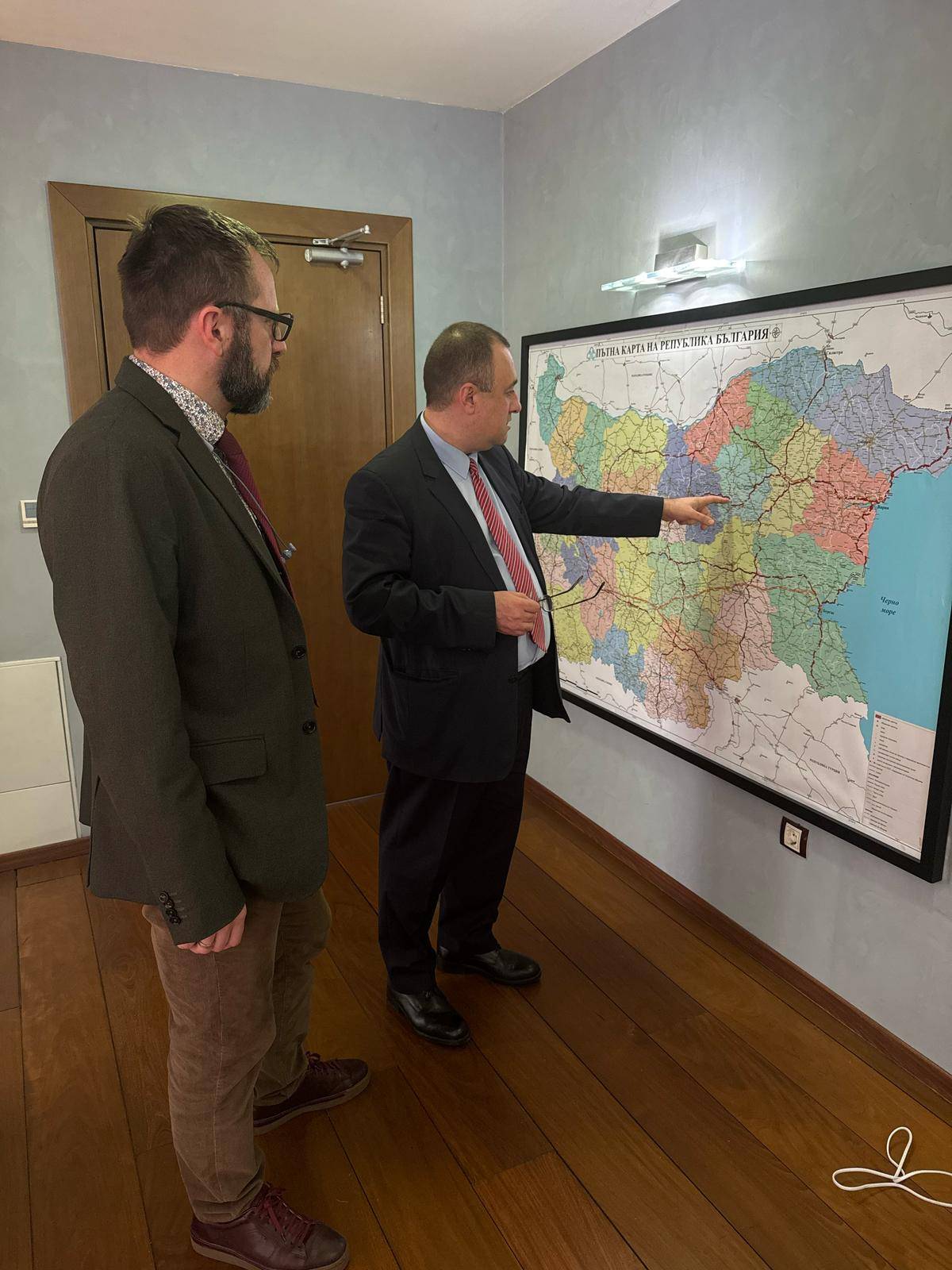  Министърът на районното развиване и благоустройството Иван Иванов 